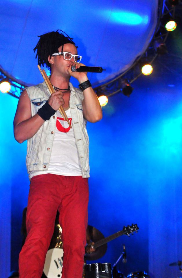 Ovidiu nu se teme de protestele din Ucraina si este pregatit sa faca show foto: Facebook