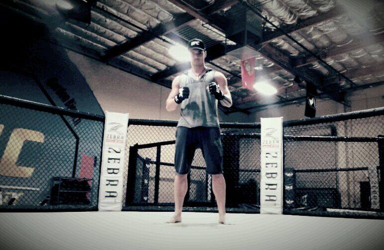 Chiar daca nu este in Romania, Bogdan nu a renuntat la miscare si incearca sa se mentina in forma foto: arhiva personala