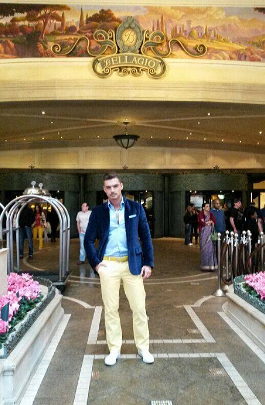 Vladau a gasit timp sa se si plimbe prin Las Vegas si sa faca si cumparaturi foto: Facebook