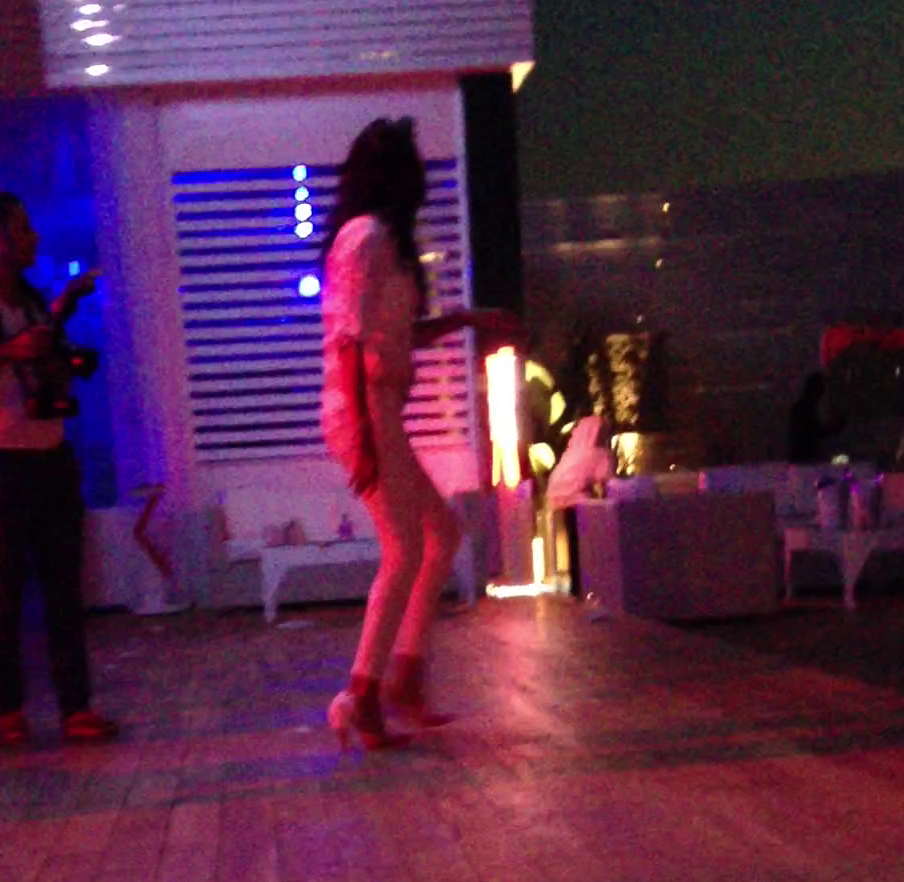 Desi nimeni nu mai era pe ring, Raluca nu s-a sfiit sa danseze singura