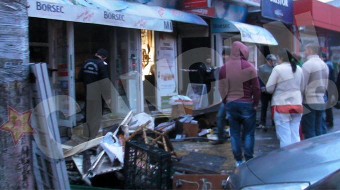 Incendiul s-a extins asupra unui magazin de jucarii si asupra restaurantului lui Tociu