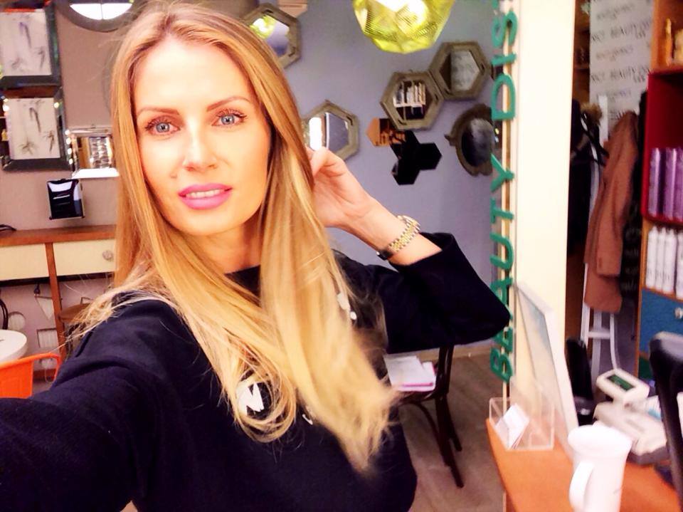 Andreea Banica si-a schimbat lookul