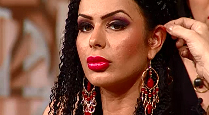 Nici fondul de ten nu a salvat-o