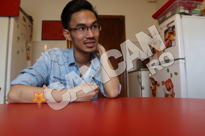 Carismaticul concurent vrea sa faca sarmale in foi de dud