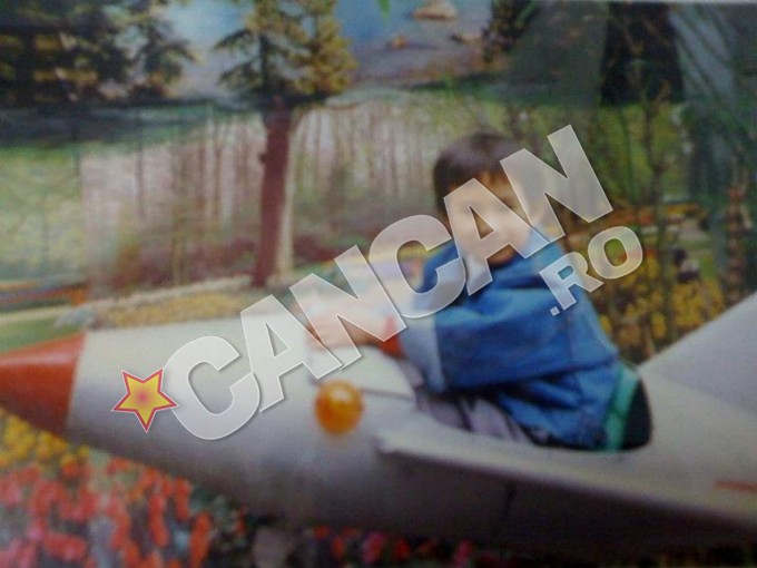 Bucatarul alaturi de mama sa