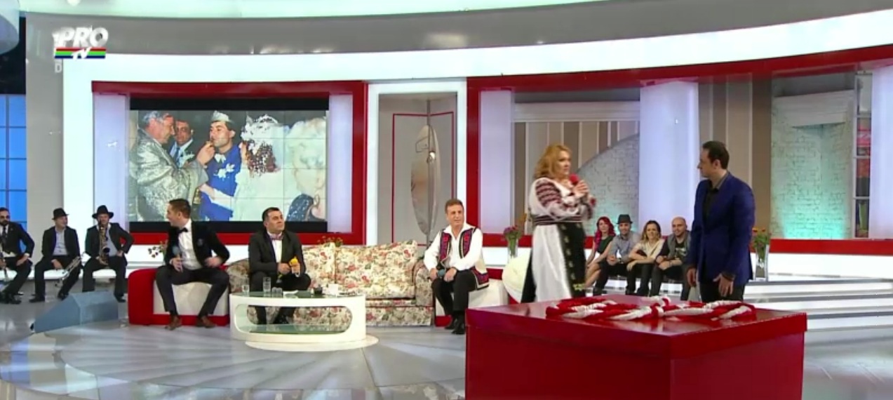 Viorica din Clejani a primit o cutie mare, rosie