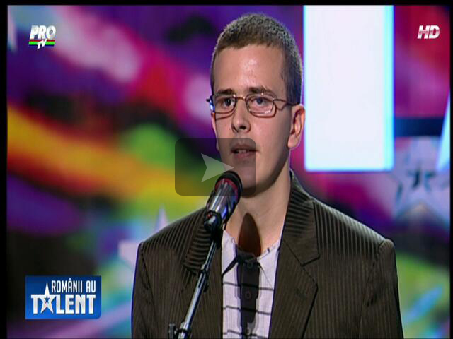 Juratii s-au amuzat copios de dansul lui