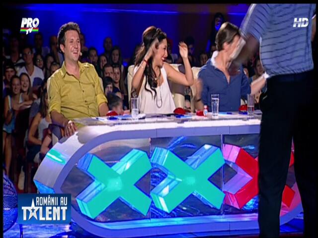 Adrian a facut un dans 