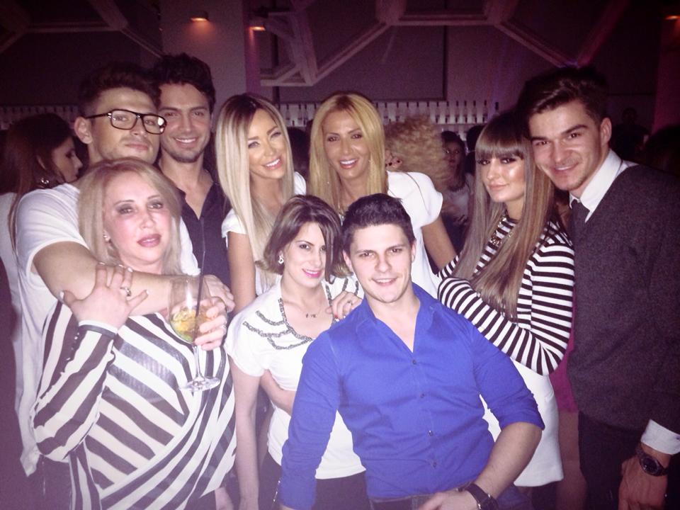 Blonda si-a facut ziua de nastere vineri noapte, intr-un club din Bucuresti