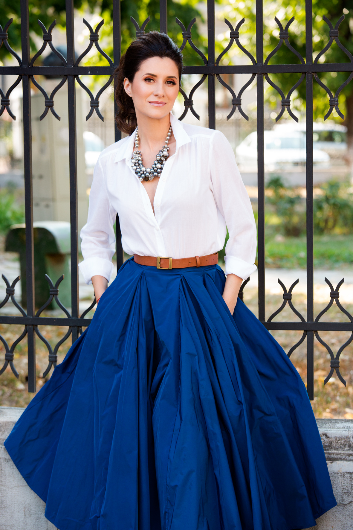 La aproape 37 de ani, Iuliana Tudor arata impecabil foto: Marius Baragan