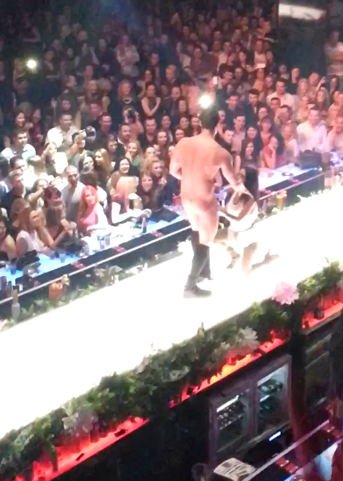 Barbatii nu au avut nici cea mai mica problema sa ramana complet goi