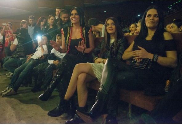 La concert, Raluca nu s-a despartit de Betty Salam