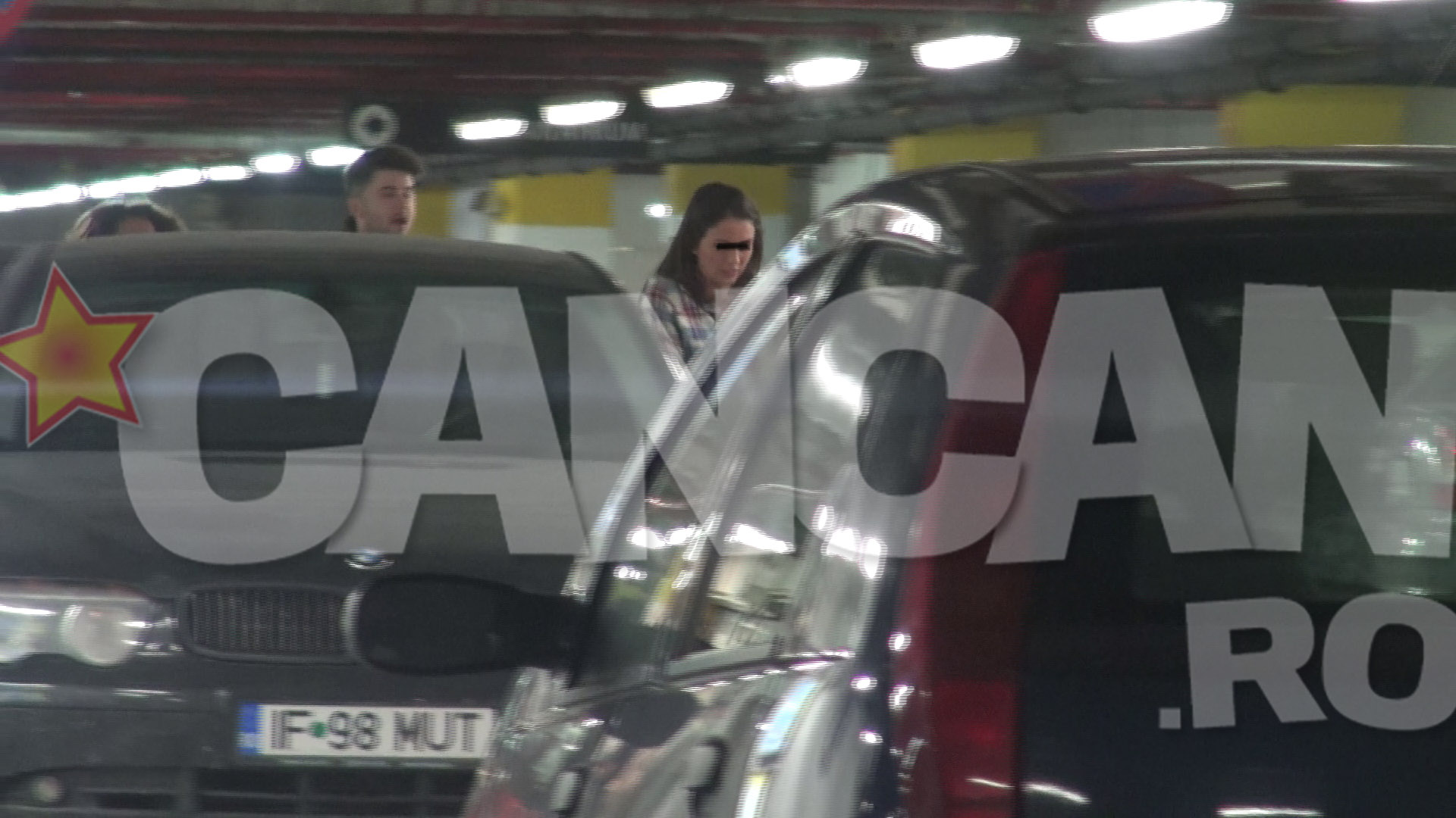 Fata a fost insotita de mai multi prieteni