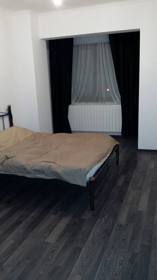 Asa arata dormitorul matrimonial din apartamentul pe care actorul si l-a cumparat in cartierul Baneasa