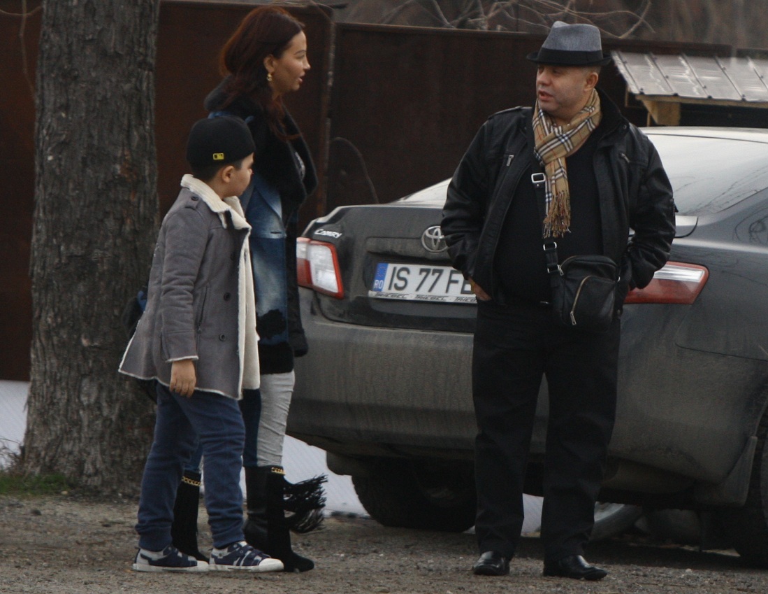 In parcarea restaurantului s-au ciondanit putin