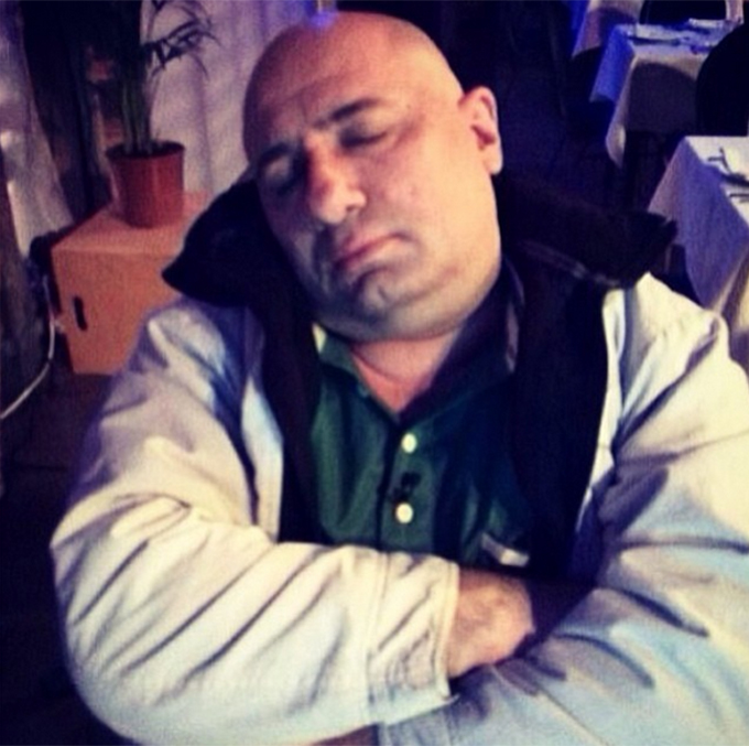 Catalin Scarlatescu doarme ca un prunc