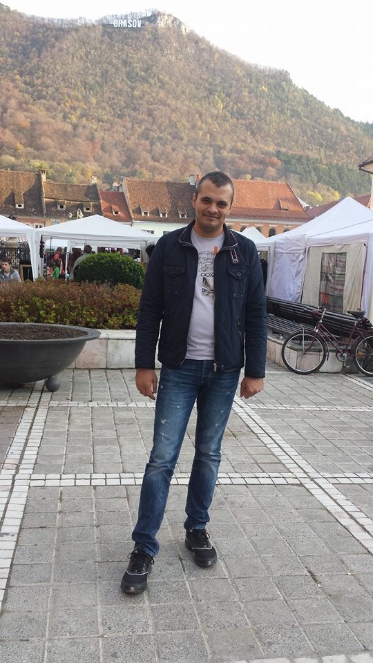 Mihai Achim este mai mereu cu zambetul pe buze, semn ca a sters-o complet din inima lui pe Adriana