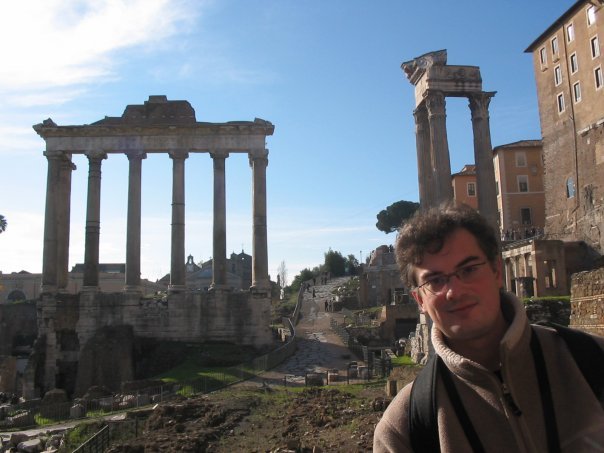 Razvan este acum medic la Centrul de Gastroenterologie si Hepatologie Institutul Clinic Fundeni