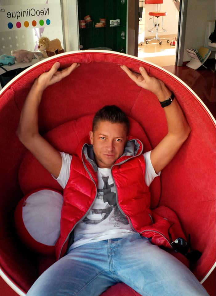 Ovidiu a inceput anul cu dreptul. El a incheiat un contract de imagine in valoare de 25.000 de euro