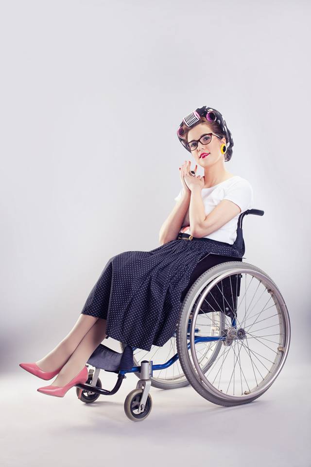 Chiar daca este in scaun cu rotile, Magda continua sa profeseze ca manechin foto: Horia Stan