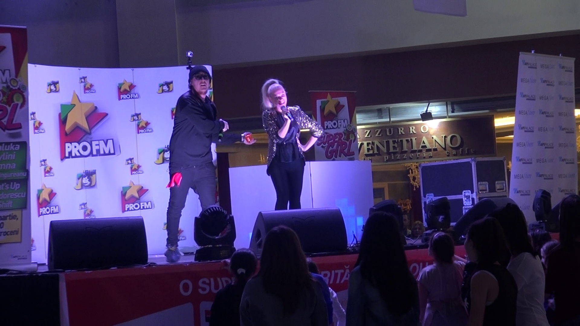 What's Up a cantat alaturi de Amna, chiar daca avea dureri la picior