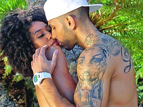 Alex si sotia sa au divortat dupa trei ani de mariaj