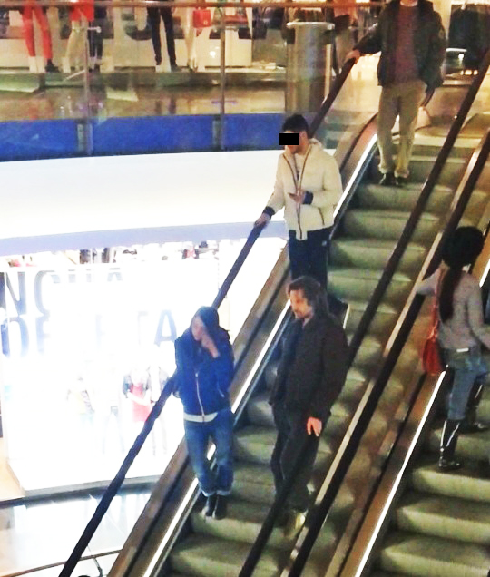 Andreea este total neglijata de iubitul ei