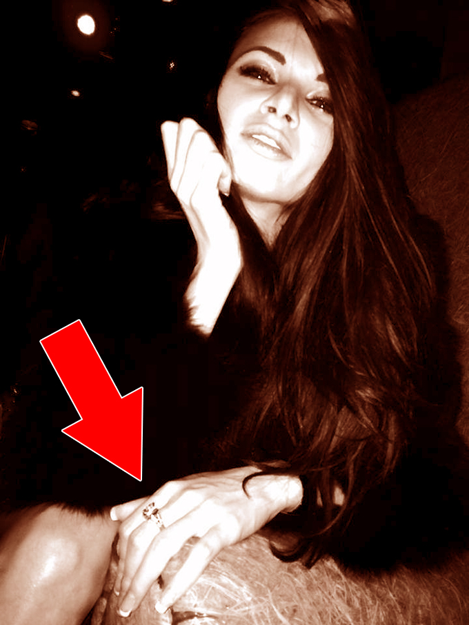 Ramona s-a laudat cu inelul de logodna pe Facebook