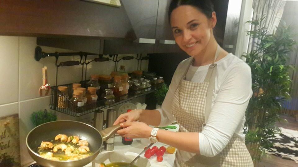 Andreea Marin are grija sa il rasfete pe sotul ei cu tot felul de bunatati