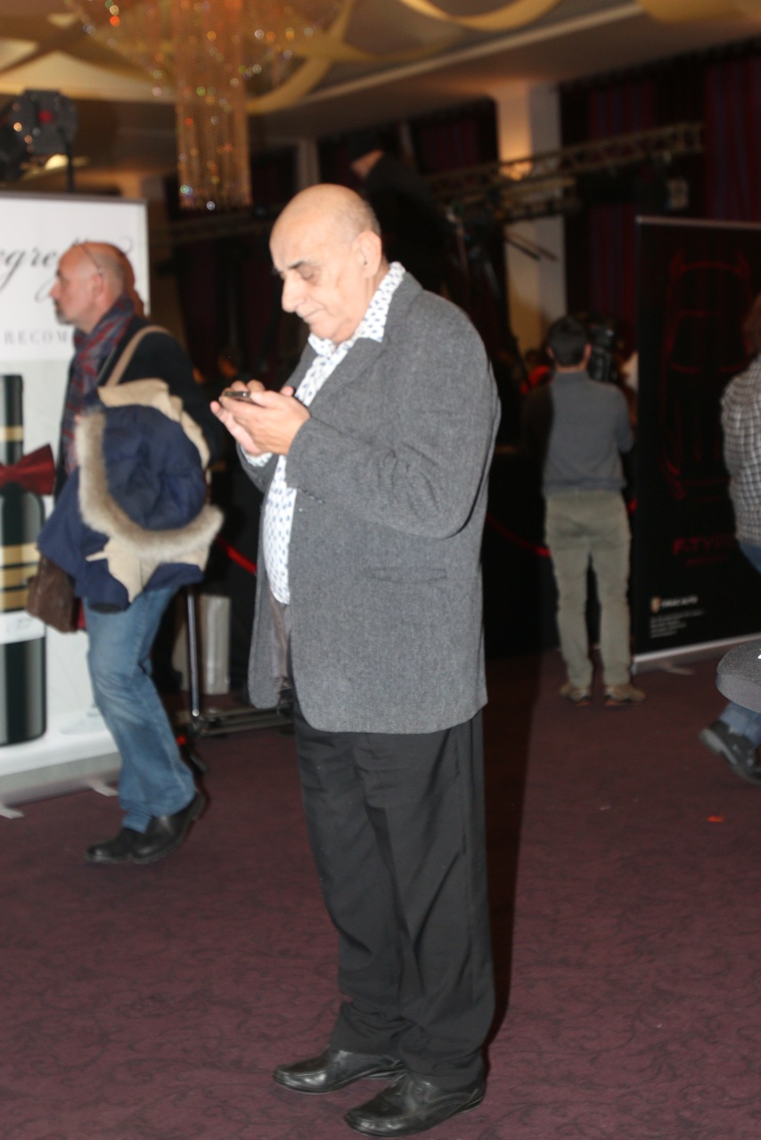 La un moment dat, Viorel a