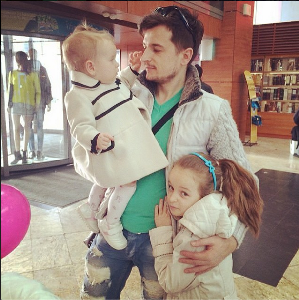 Radu este foarte atasat de cei doi copii ai sai