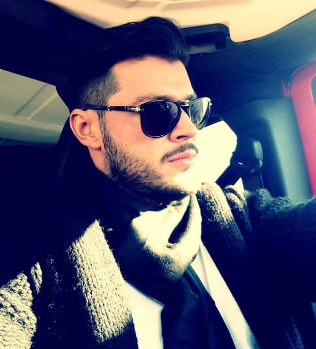 Victor le-a urat prietenilor sai virtuali 