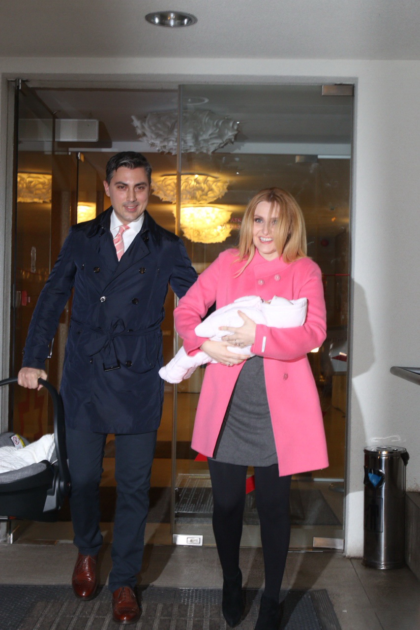 Alina Sorescu a fost externata astazi, la o saptamana de la nastere