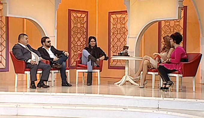 Salam a venit insotit de impresarul lui si de iubita sa, Raluca Macovei