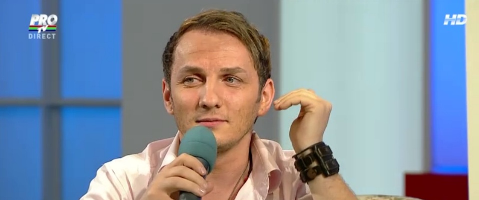 Mihai Traistariu este fericit acum pentru ca implantul de par a functionat foarte bine