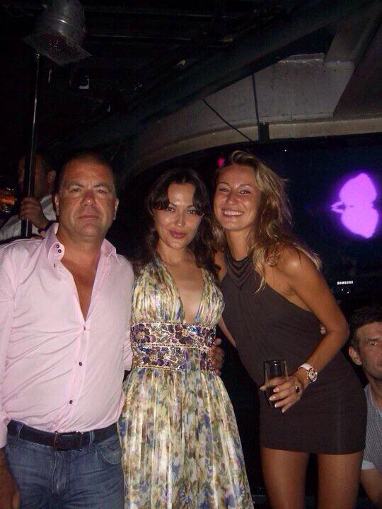 Despre Alex se stie ca are o firma de transporturi