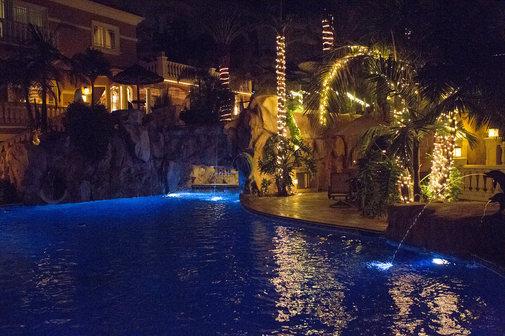 Casa lui Nic Radoi este evaluata la 21 de milioane de dolari