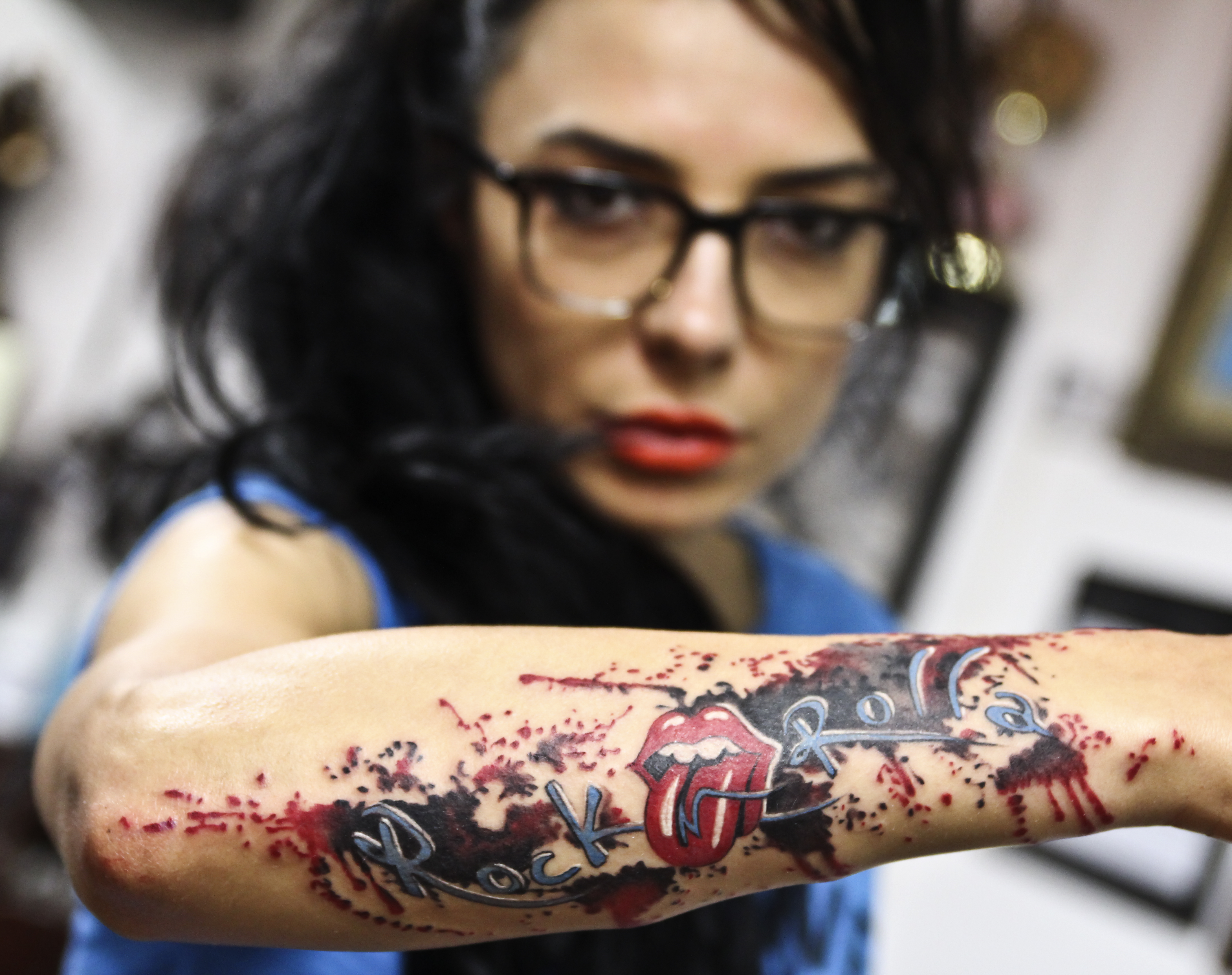 Vedeta va pleca in Los Angeles pentru a lua lectii de la cei mai mari artisti in domeniul tatuajelor