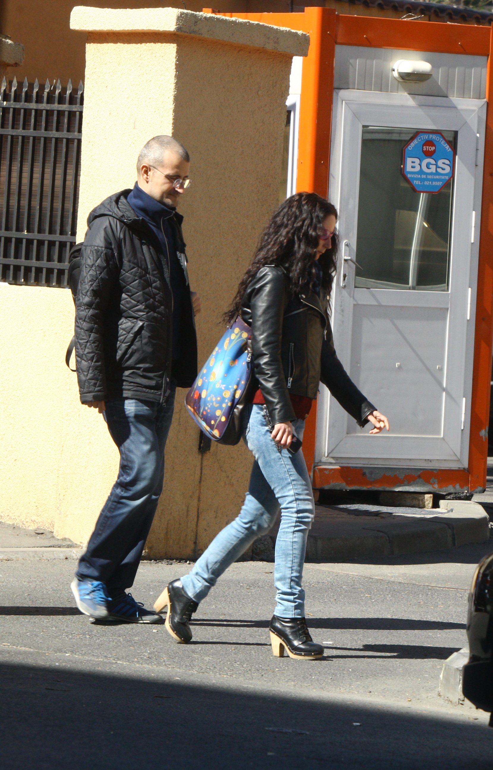 Michi de la Suie a iesit in oras insotit de o domnisoara bruneta