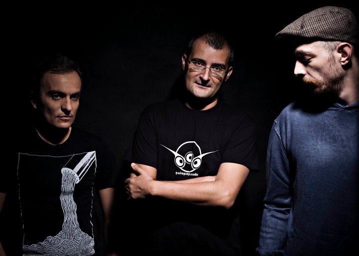 Liderul formatiei Suie Paparude se simte bine acum si a reluat repetitiile alaturi de colegii sai