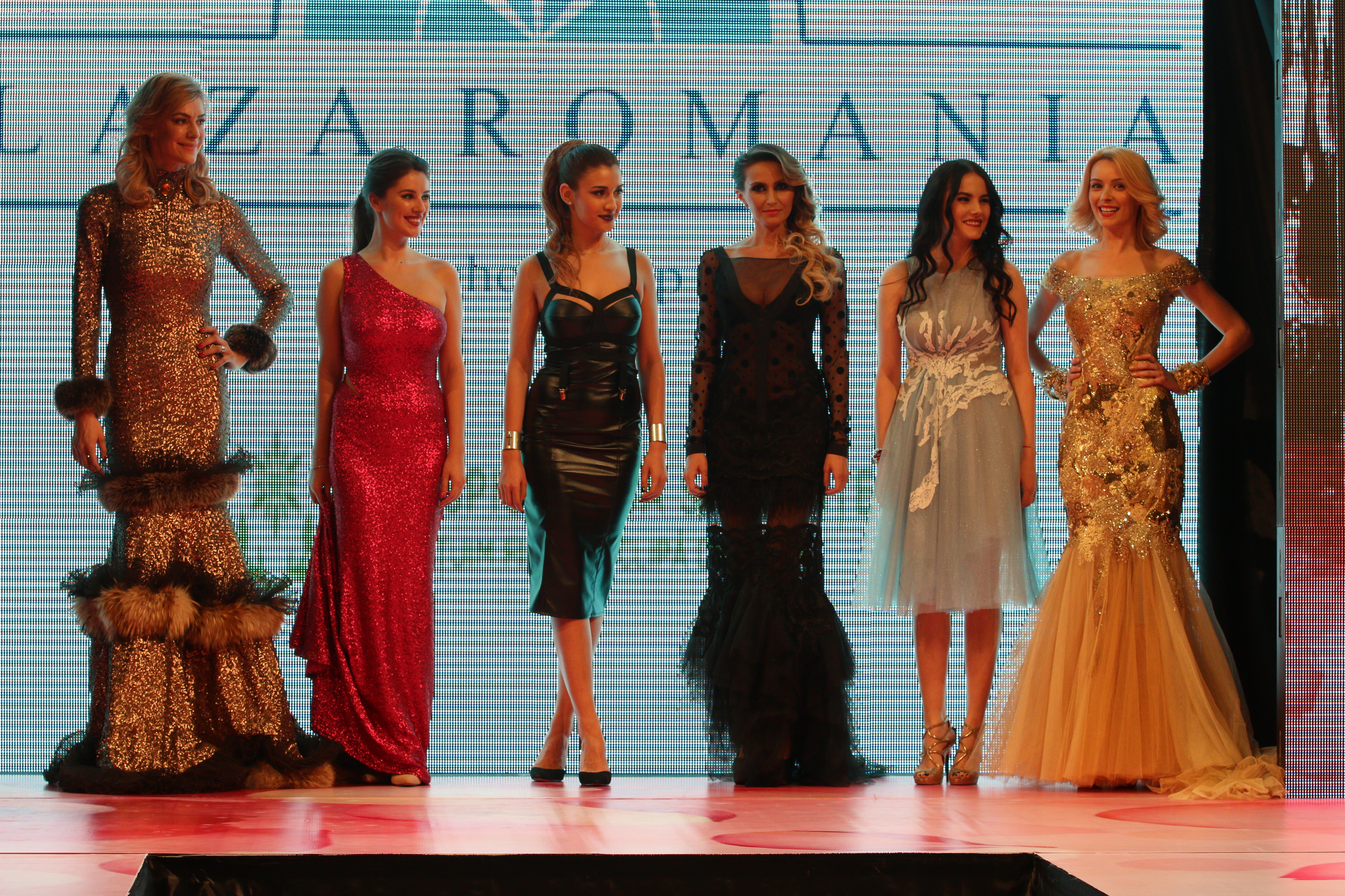 Este evidenta diferenta de varsta intre Roxana si celelalte vedete