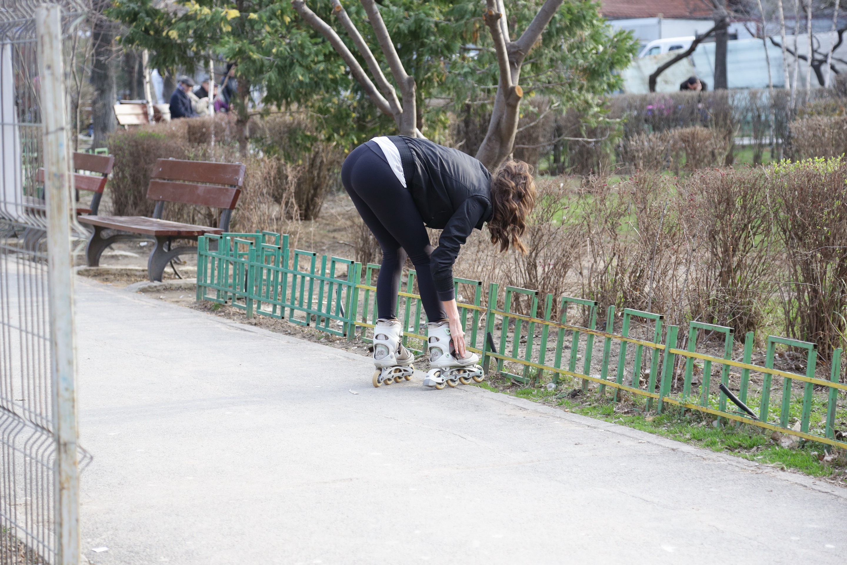 La un moment dat, Irina s-a aplecat, lasandu-si la vedere posteriorul bine lucrat