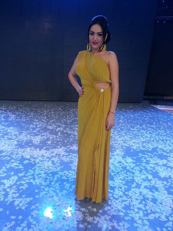 In ultima vreme, bruneta si-a schimbat stilul vestimentar, fiind mult mai eleganta foto: Facebook