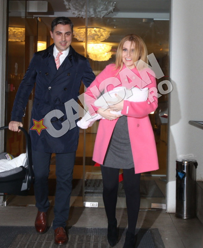 Micuta Elena Carolina le-a schimbat radical viata celor doi soti