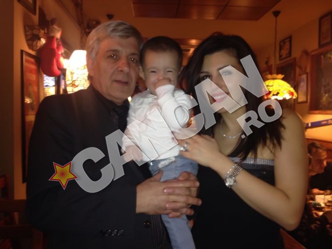 Diana, alaturi de tatal ei si de micuta Riana, fetita ei