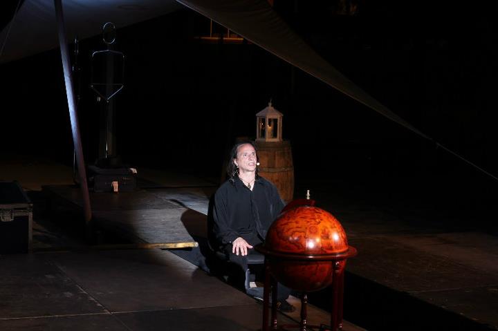 La fiecare spectacol, Claudiu Bleont face un adevarat show pe scena