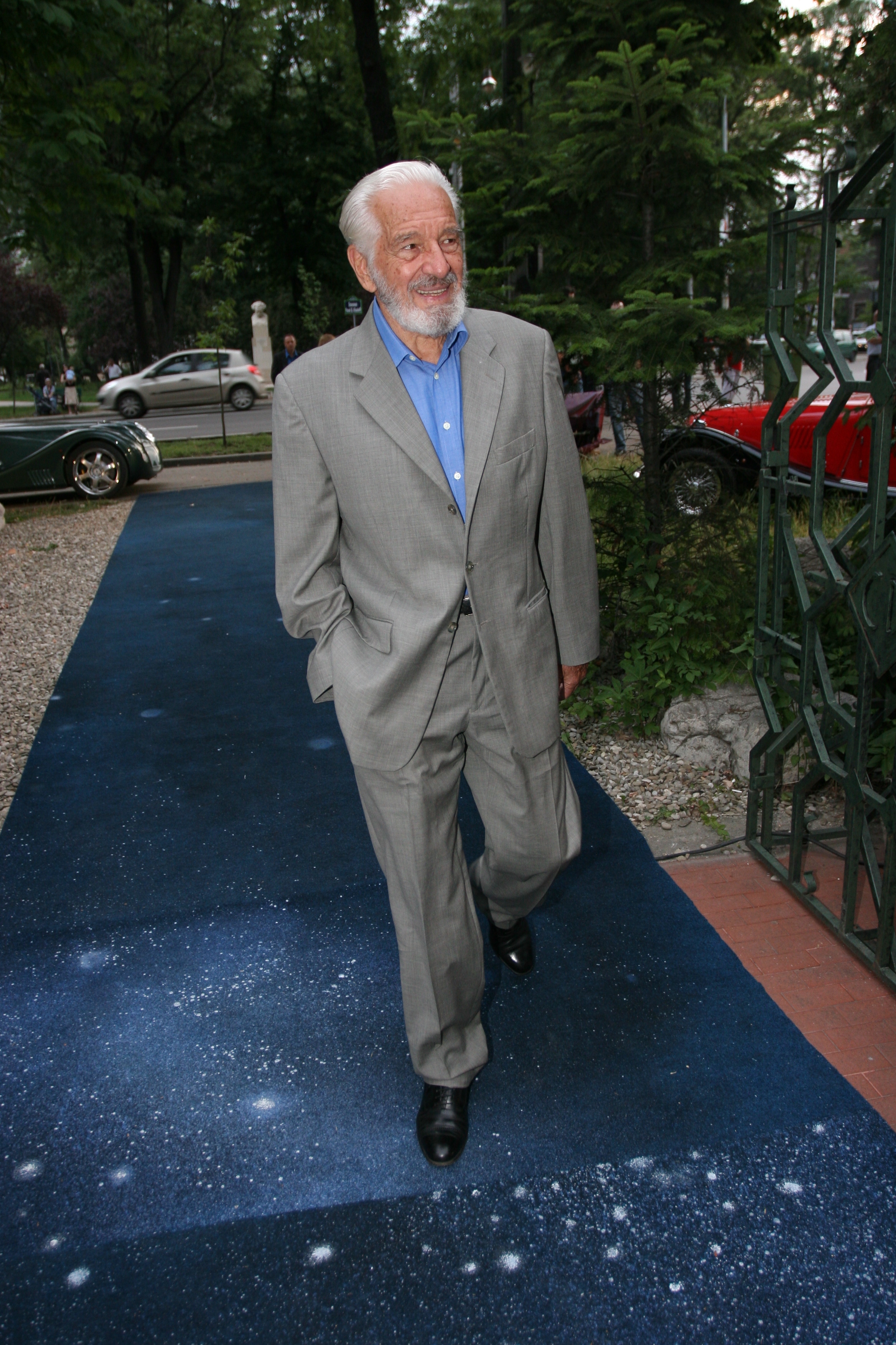 Sergiu Nicolaescu ar fi cu siguranta foarte suparat daca ar sti in ce situatie au ajuns femeile din viata lui