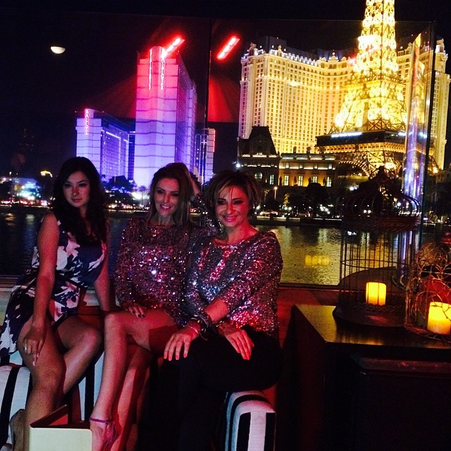 Denisa s-a distrat in cluburile din Vegas