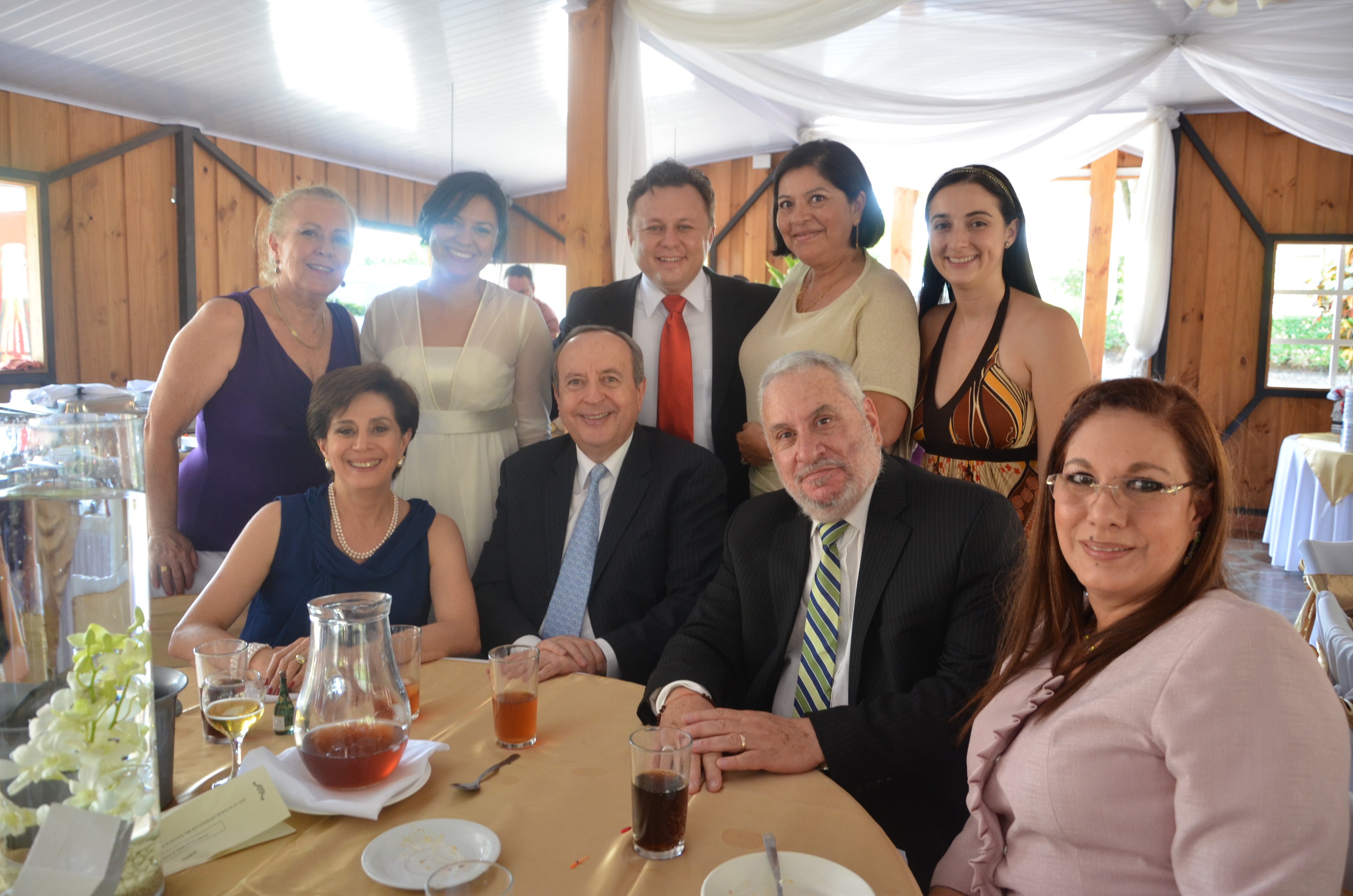 Dragos si Melissa, alaturi de cativa politicieni de vaza din Costa Rica