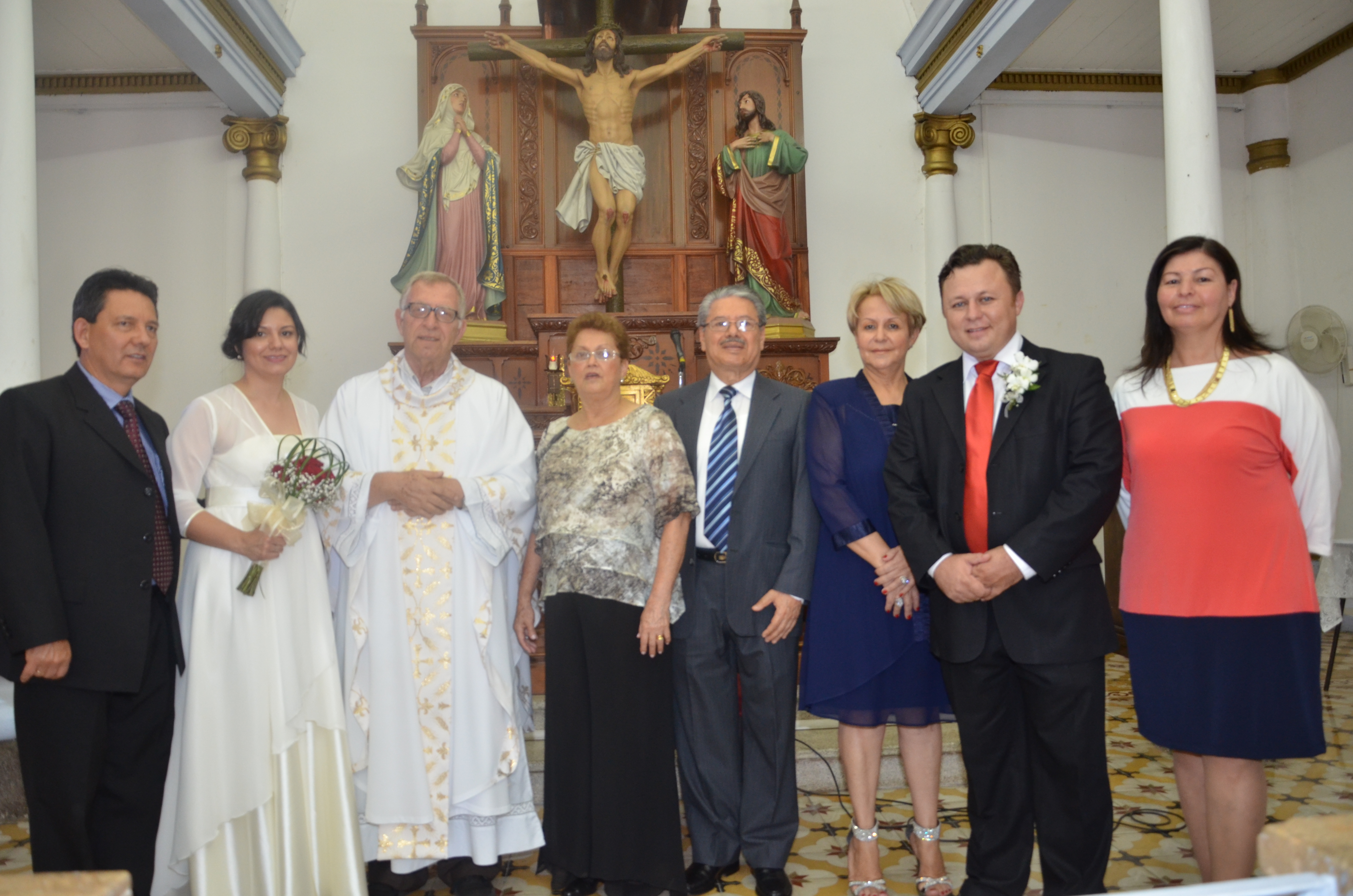 Dragos si Melissa, alaturi de parinti si de nasi